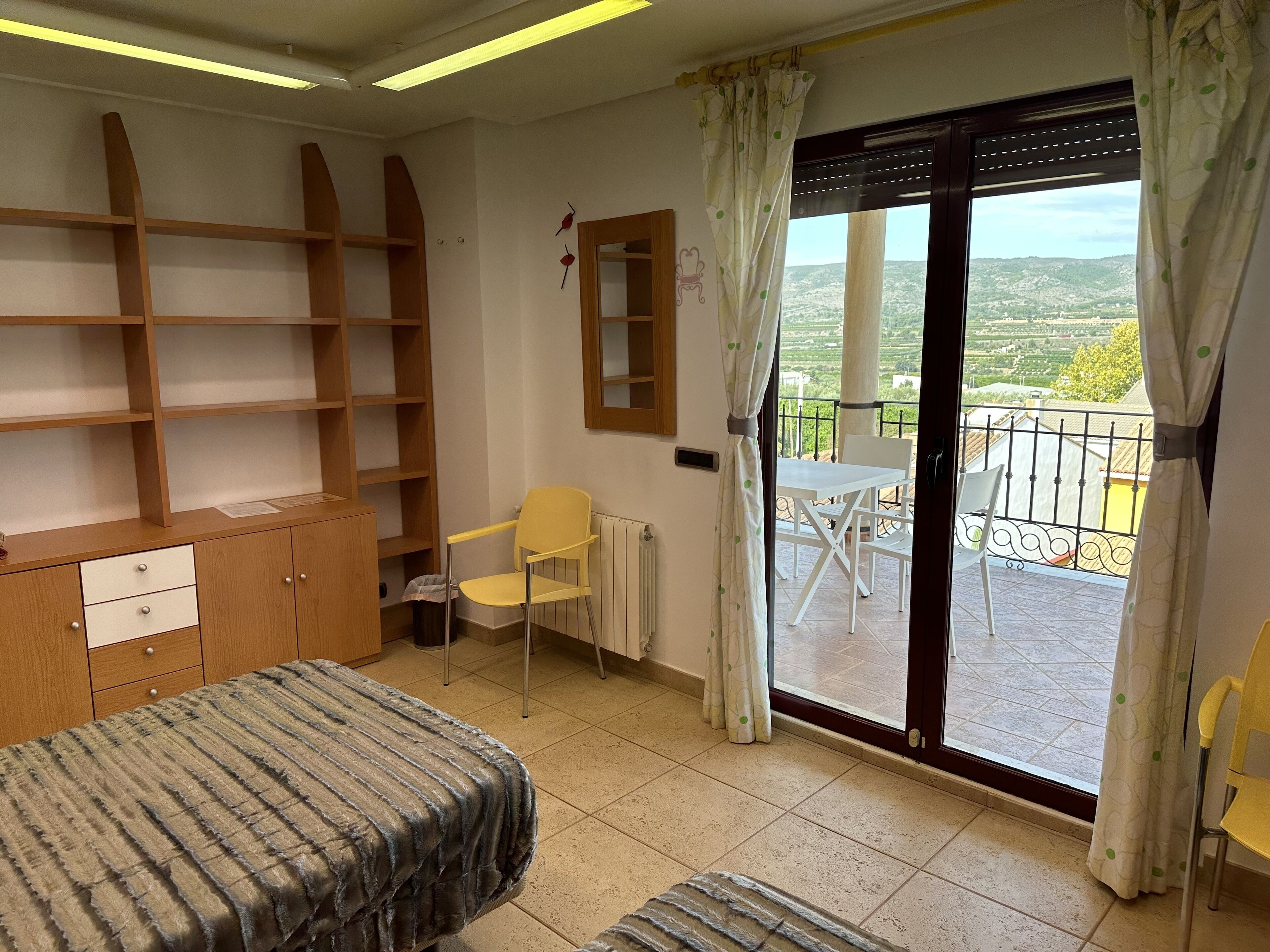 Comfort Twin Room, Shared Bathroom (3) | Premium bedding, down duvets, memory-foam beds, in-room safe