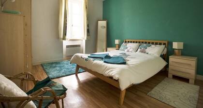 Cottages in the countryside with above ground pool and 5 hectares of land