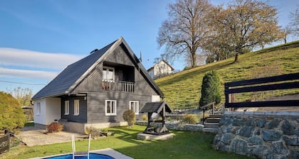 Wonderful private villa for 6 people with WIFI, private pool, TV, patio and pets allowed