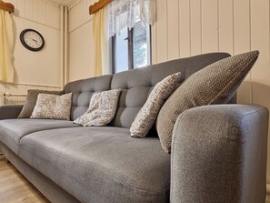 Televisión y chimenea 