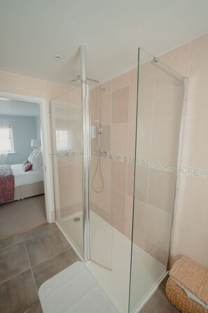 Family House, Ensuite | Bathroom - Holiday Home Epworth (Doncaster)