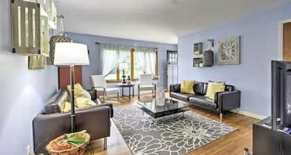 Less than a mile from the beach, huge family-friendly yard with decking and propane BBQ.