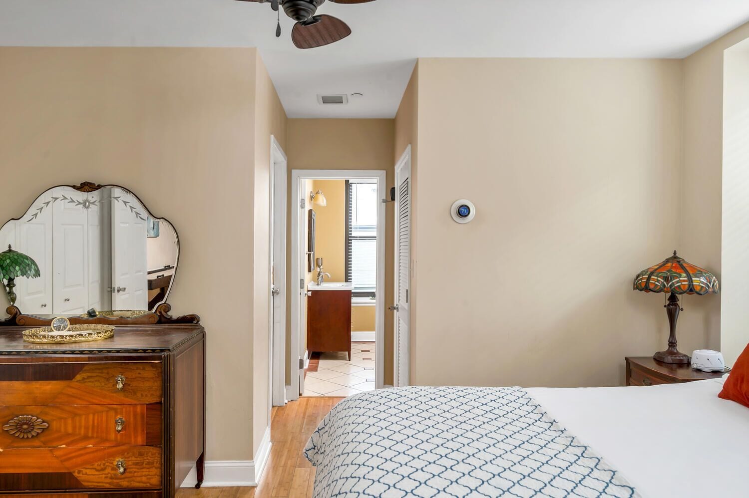 1 slaapkamer, pillowtop-bedden, een strijkplank/strijkijzer, gratis wifi