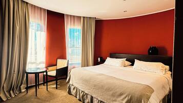 Premium bedding, minibar, in-room safe, desk