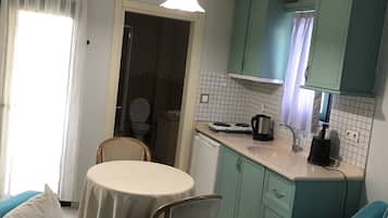 電冰箱、爐台、鍋具/餐盤/廚房用品