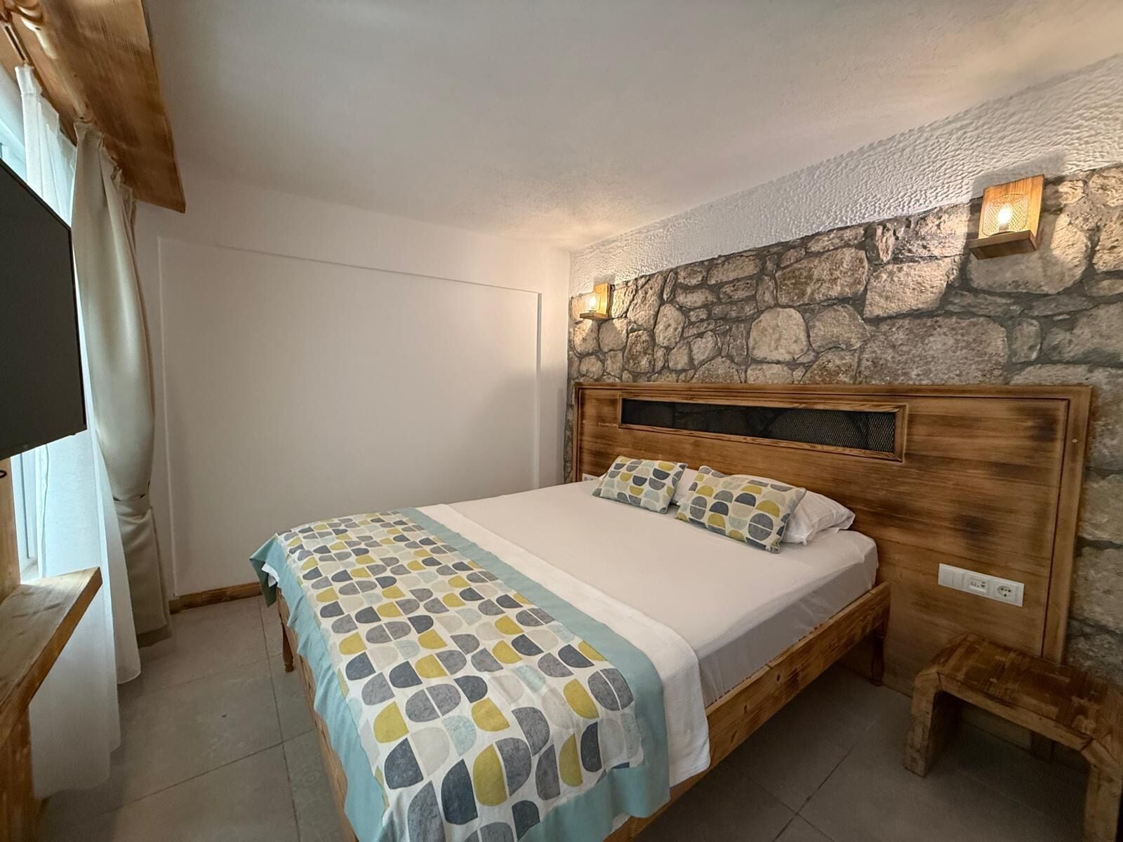 Economy Room, Ground Floor, No View | Frette Italian sheets, premium bedding, minibar, free WiFi