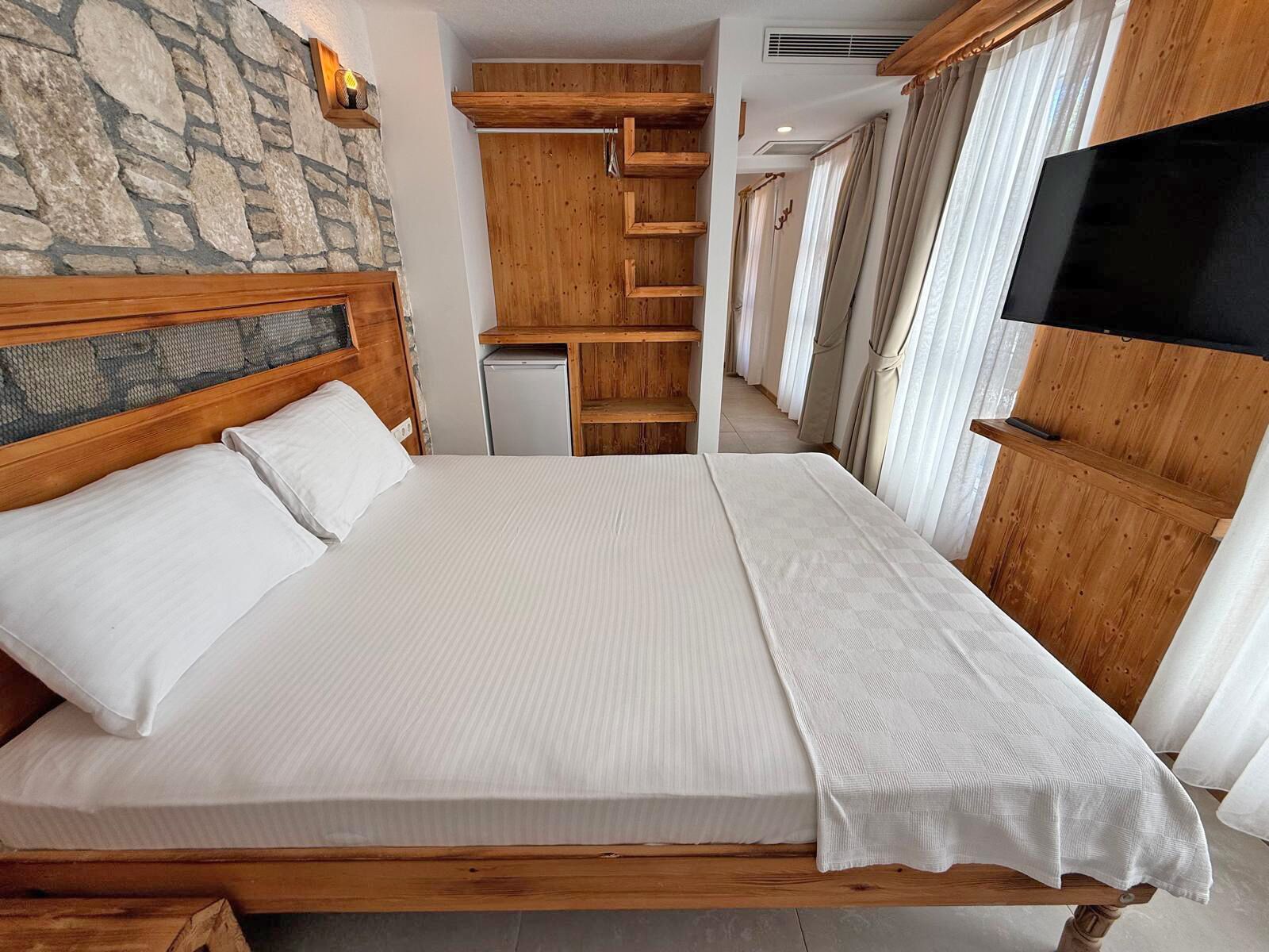 Standard Room, No View | Frette Italian sheets, premium bedding, minibar, free WiFi