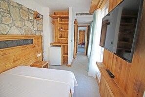 Economy Room, Sea View | Frette Italian sheets, premium bedding, minibar, free WiFi - Onal Tas Konak (Bozcaada)