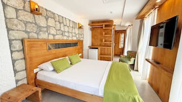 Habitación Deluxe, vistas al mar | Sábanas italianas Frette, ropa de cama de alta calidad, minibar