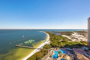 Beach nearby - 2B Island View Paradise at Portofino! P4-1402 (Pensacola Beach)