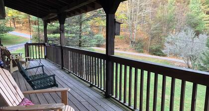 The Blowing Rock Cabin. It’s the Location! 4BR/2BA 5 mins to Main St Clean/Quiet