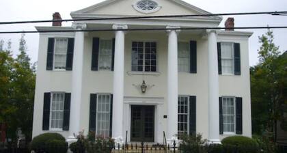 The Pillars in Natchez B&B