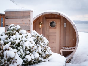 Couples treatment room(s), sauna, hot stone massages