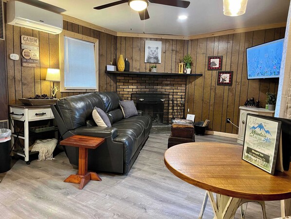 TV, fireplace, offices