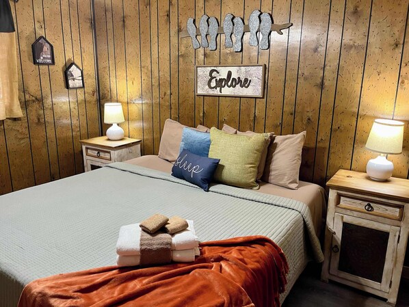 1 habitación, tabla de planchar con plancha, wifi gratis y ropa de cama 