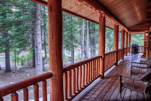 Log Cabin on Crystal River w/ On Site Fishing