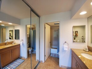 Combined shower/bathtub, hair dryer, towels, soap