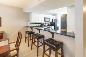 Microwave, oven, stovetop, dishwasher - Deeded Beach Access, Community Pool, Screen Porch, Walk to Shops and Restaurants (Santa Rosa Beach)