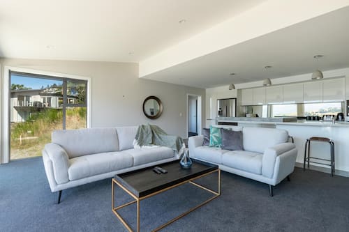 Panoramic Townhome, 2 Bedrooms, 2 Bathrooms | Living area