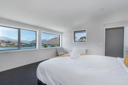 Panoramic Townhome, 2 Bedrooms, 2 Bathrooms