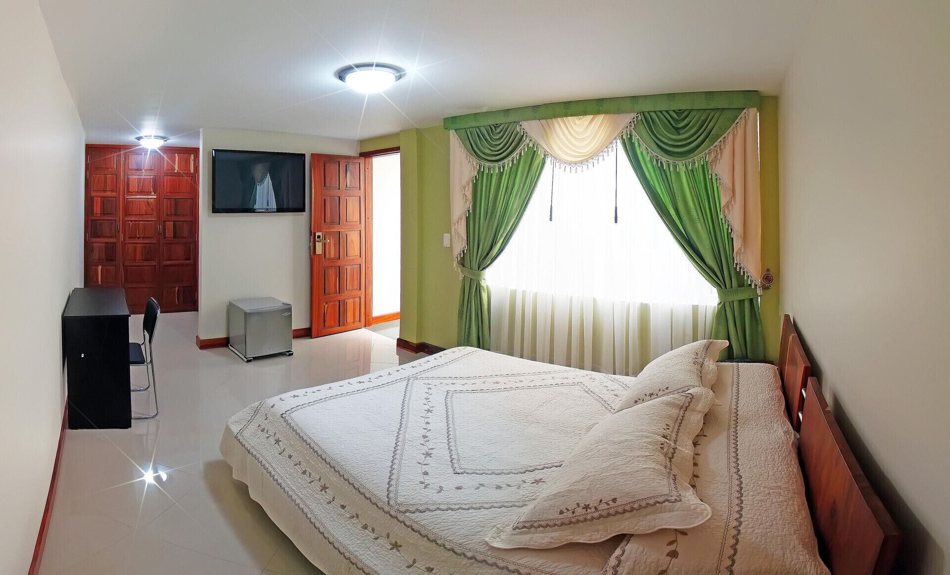 In-room safe, free WiFi, bed sheets