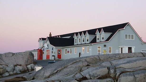 Unclassified image, 1 of 8, button - Breakwater Inn (Peggy's Cove)