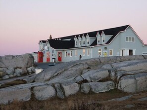 Restaurant - Breakwater Inn (Peggy's Cove)