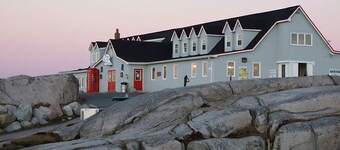 Breakwater Inn