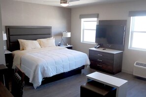 Classic Studio Suite, 1 King Bed with Sofa bed