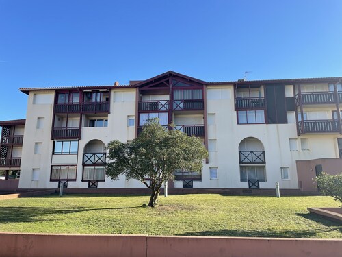 Appartement T3 avec terrasse, à 100 m de la plage et 5 min à vélo du lac