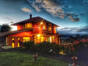 Mặt tiền nơi lưu trú