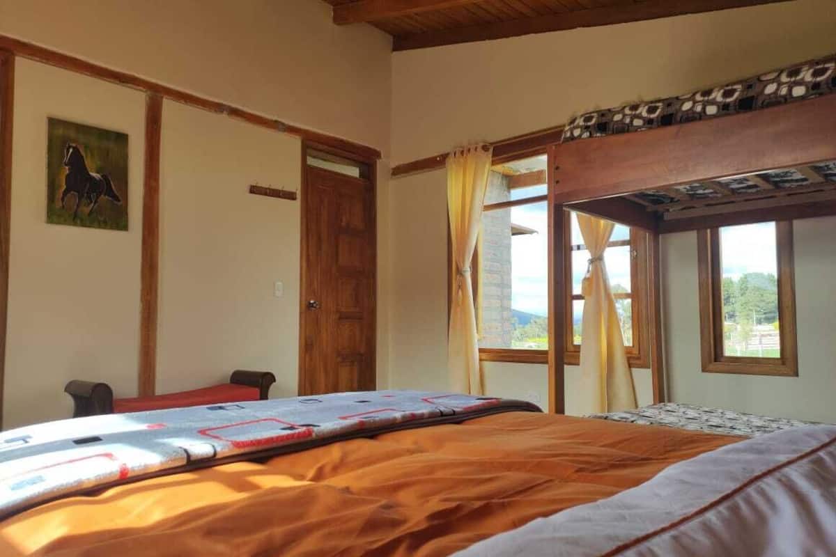 Chambre Triple Familiale, vue montagne