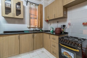 Microwave, dishwasher, coffee/tea maker
