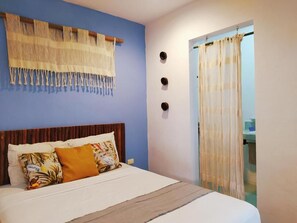 Individually decorated, individually furnished, desk, laptop workspace - Hotel Jardín Mahahual (Mahahual)