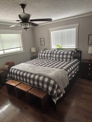 3 bedrooms, iron/ironing board, WiFi, bed sheets