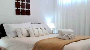 2 bedrooms, iron/ironing board, free WiFi, bed sheets