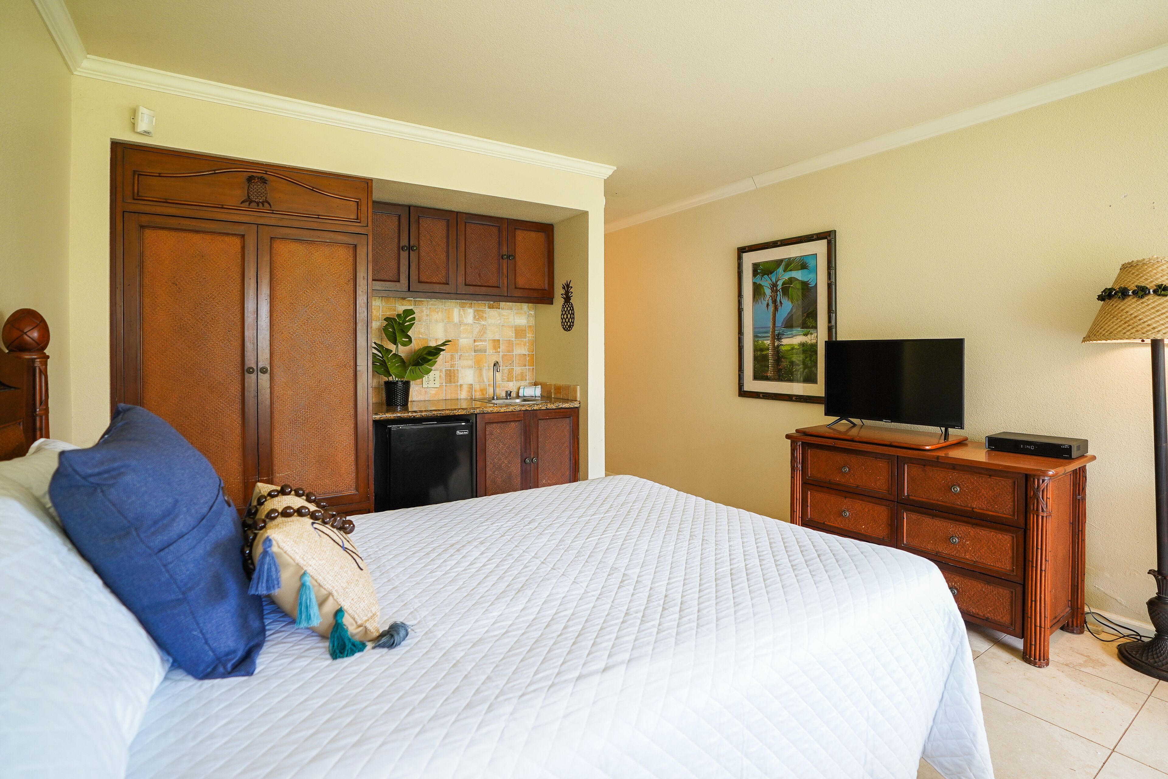 Iron/ironing board, internet, bed sheets, wheelchair access