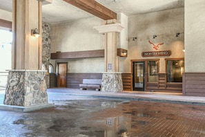 LÀgenhet Premium - 2 sovrum - balkong - utsikt mot bergen (Red Hawk Lodge 2298) | Exteriör