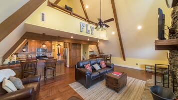 TV, caminetto, videogiochi, libri