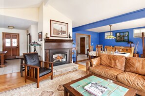 TV, fireplace, DVD player