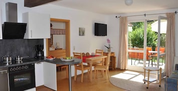 Hundefreundliche Ferienwohnung-Wohnbereich mit Küche