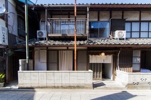 Property entrance - MABUSHI-ya (Tomioka)