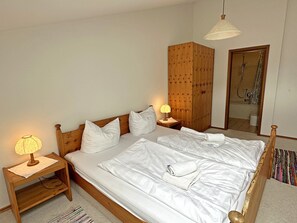 2 bedrooms, Internet, bed sheets - Apartment No. 17 °, maisonette 56 sqm an extra bedroom with east balcony ° (Aschau im Chiemgau)