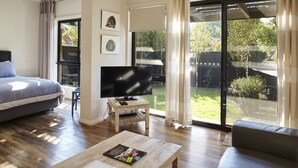 Deluxe Townhome | Living area - Brantome (Bright)