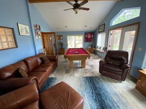 غرفة الألعاب