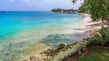 Villa, 4 Bedrooms | Beach