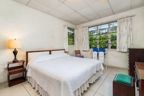 Villa, 4 Bedrooms | Individually decorated, individually furnished