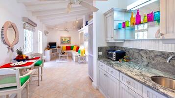 Villa, 6 Bedrooms | Private kitchen | Fridge, oven, coffee/tea maker, toaster