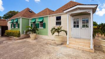 House, 3 Bedrooms | Exterior