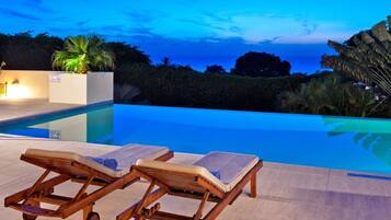 Villa, 5 Bedrooms | Pool